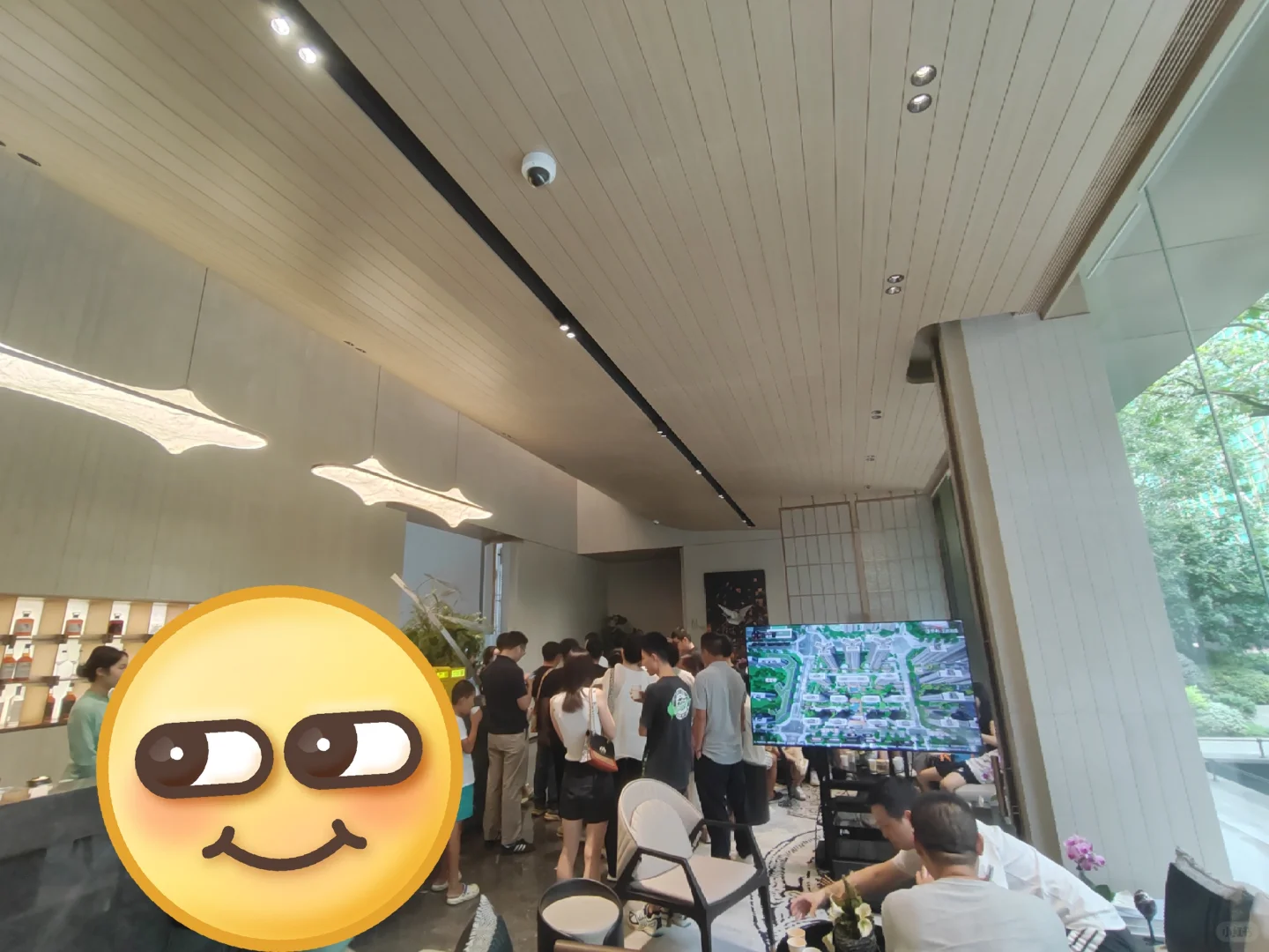 踢皮球！保利天府和颂一期上百人上门围观