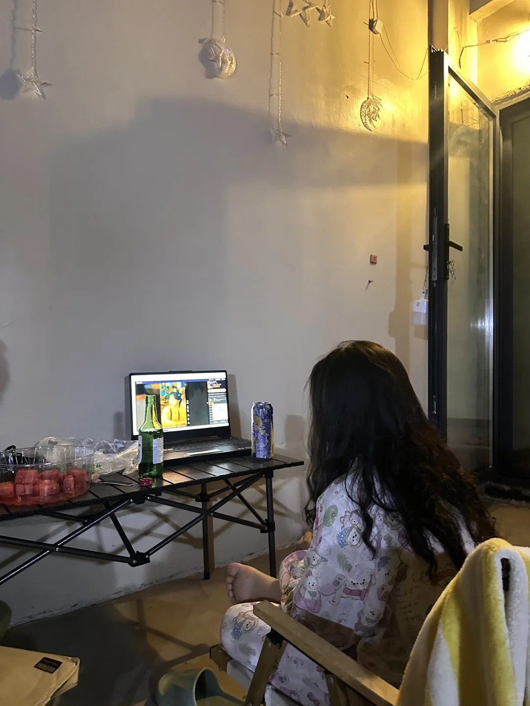 关于我们一家三口空着电梯房搬回步梯房以后
