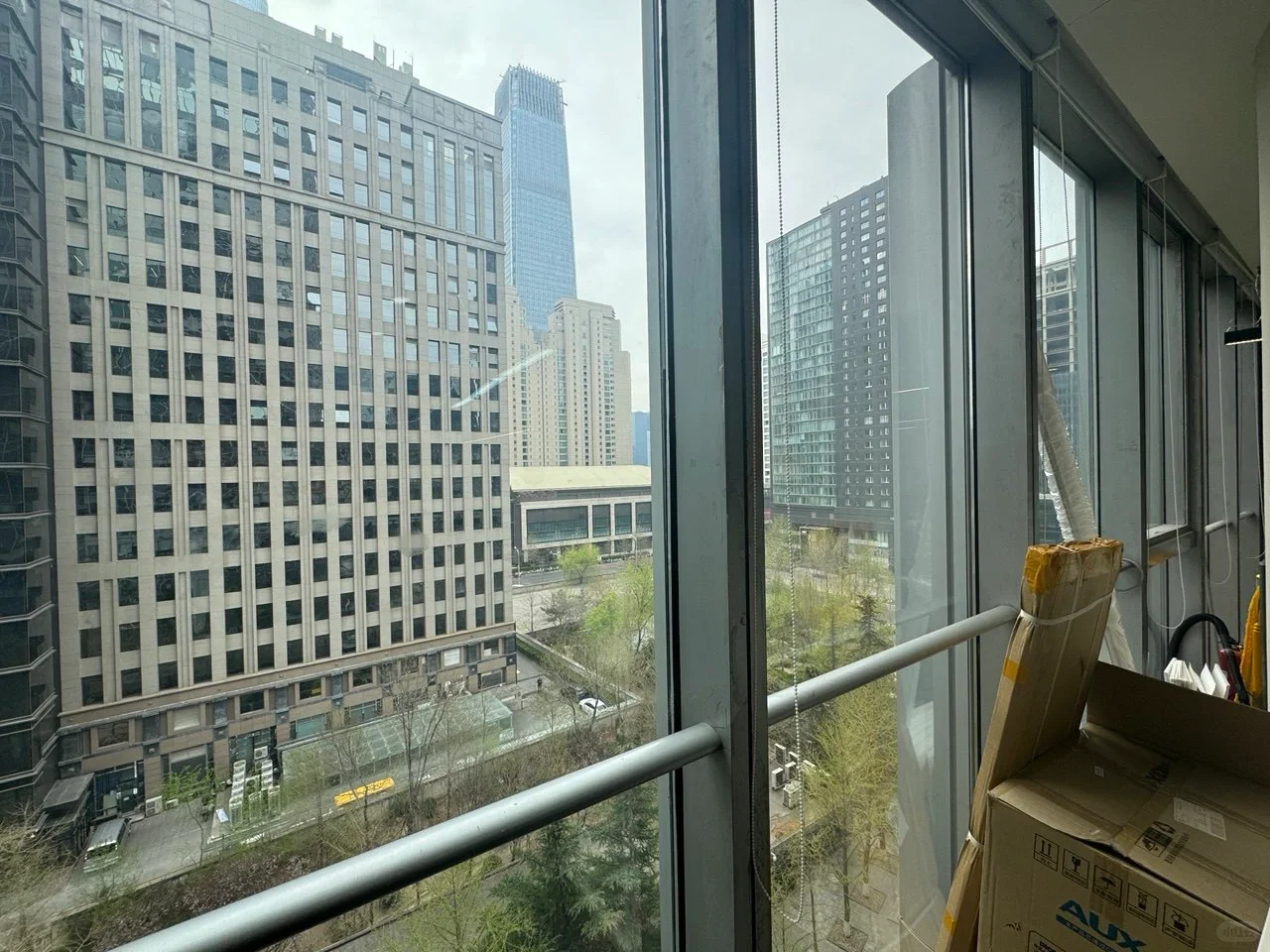 🏢财富中心办公室出租，地段优越！