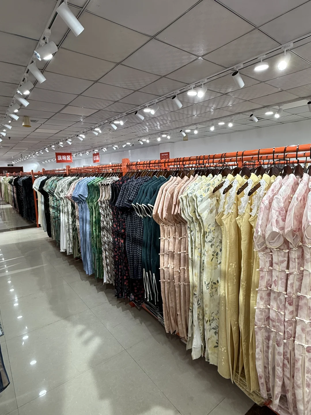 西安必逛2000平旗袍工厂店！50元起