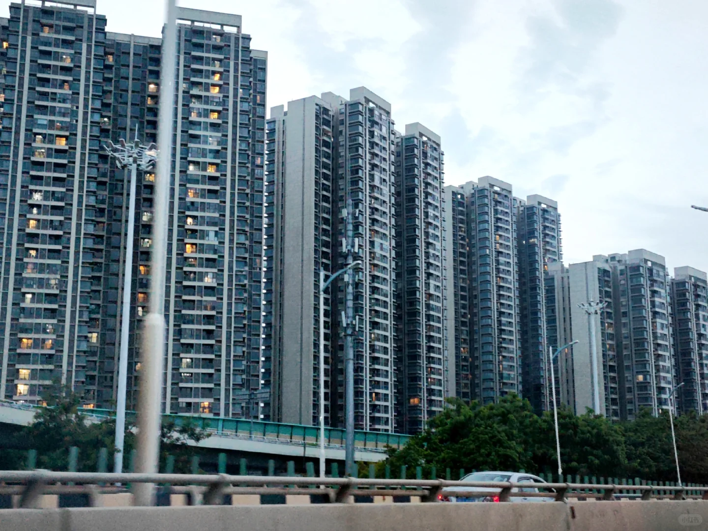 开发商怎么都喜欢把房子建在主干道旁边
