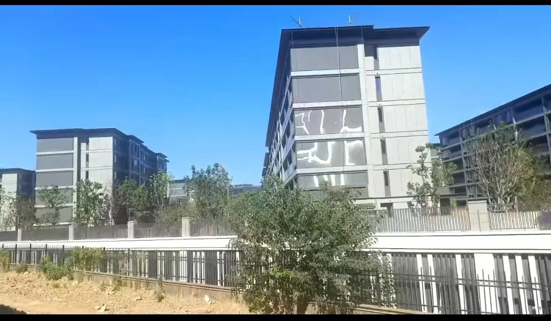 花几百万买房这是给我送回三十年前了？