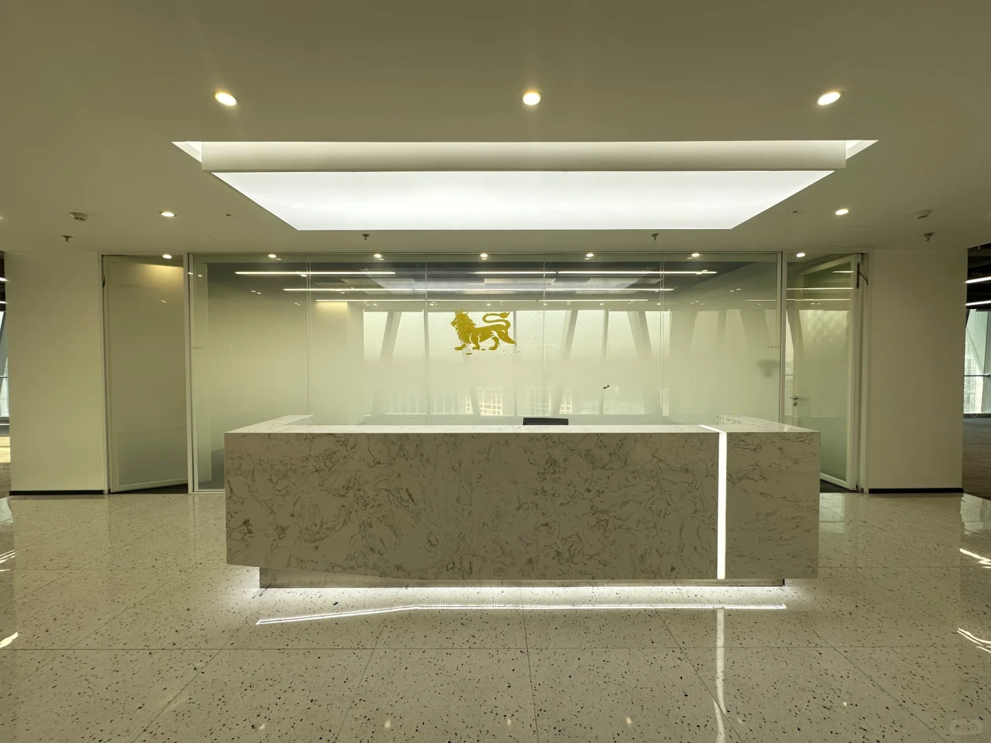 绿地中心2150㎡精装办公室出租啦！🏠✨