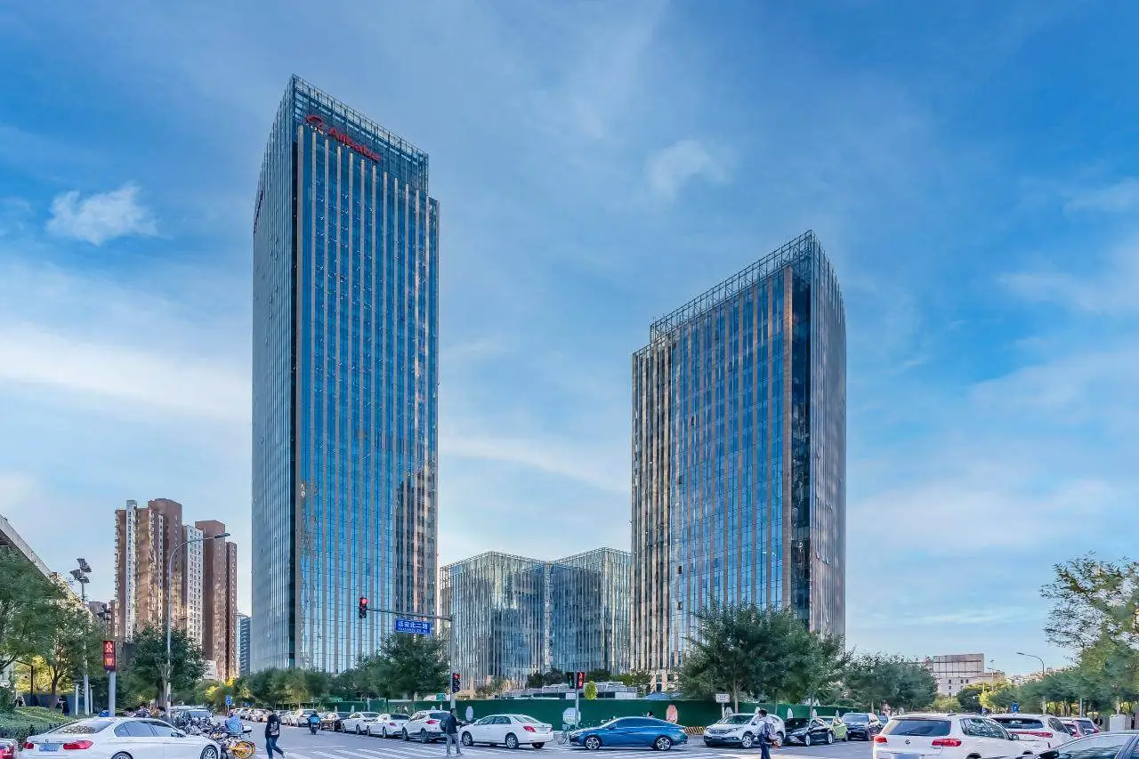 绿地中心超大办公空间出租啦！ 🏢✨