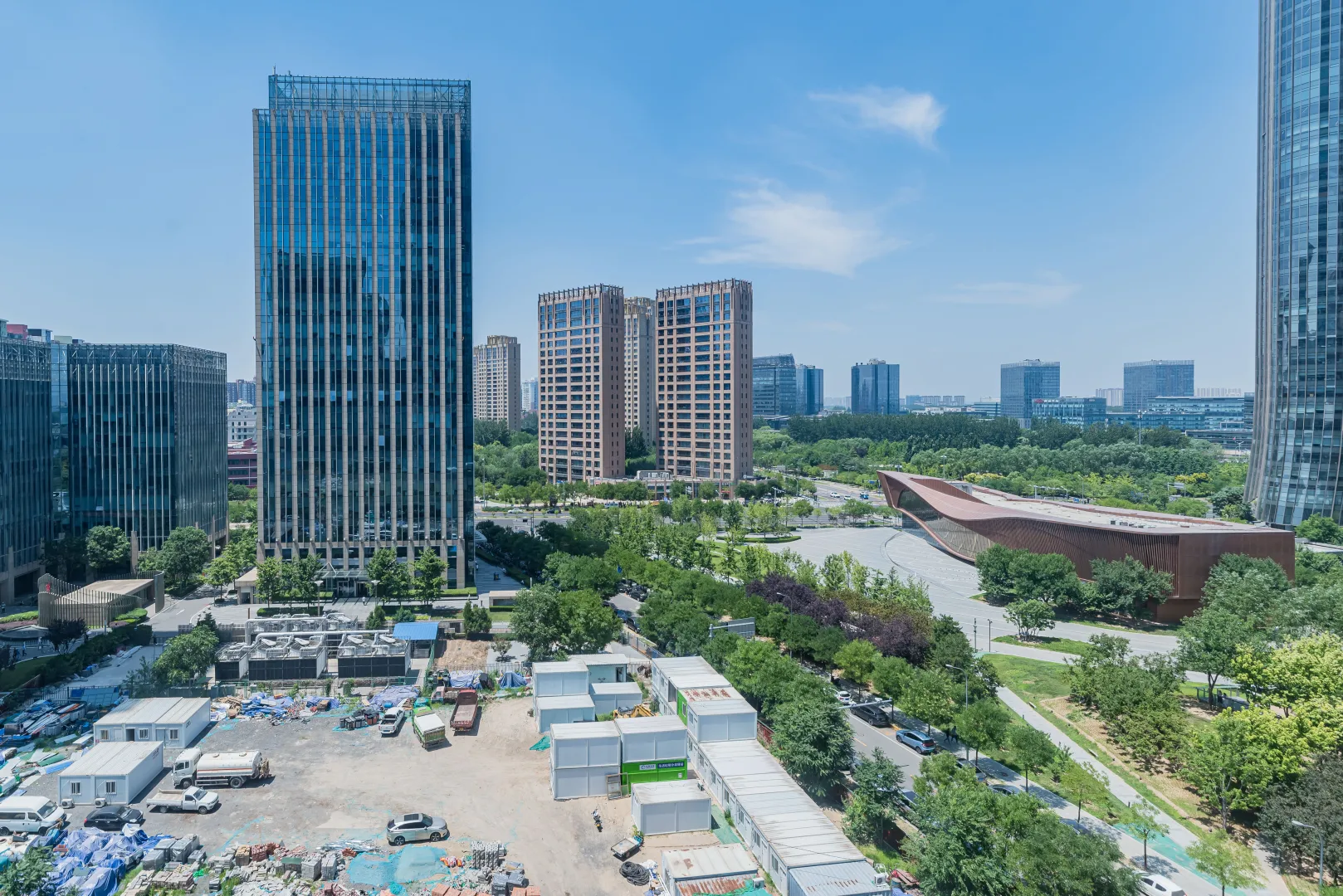 绿地中心超大办公空间出租啦！ 🏢✨