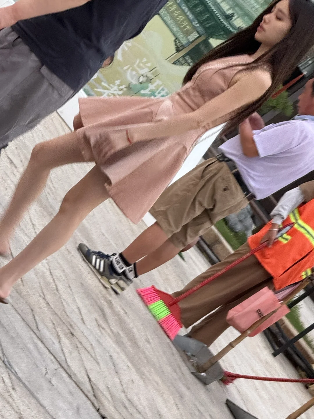 大美女……