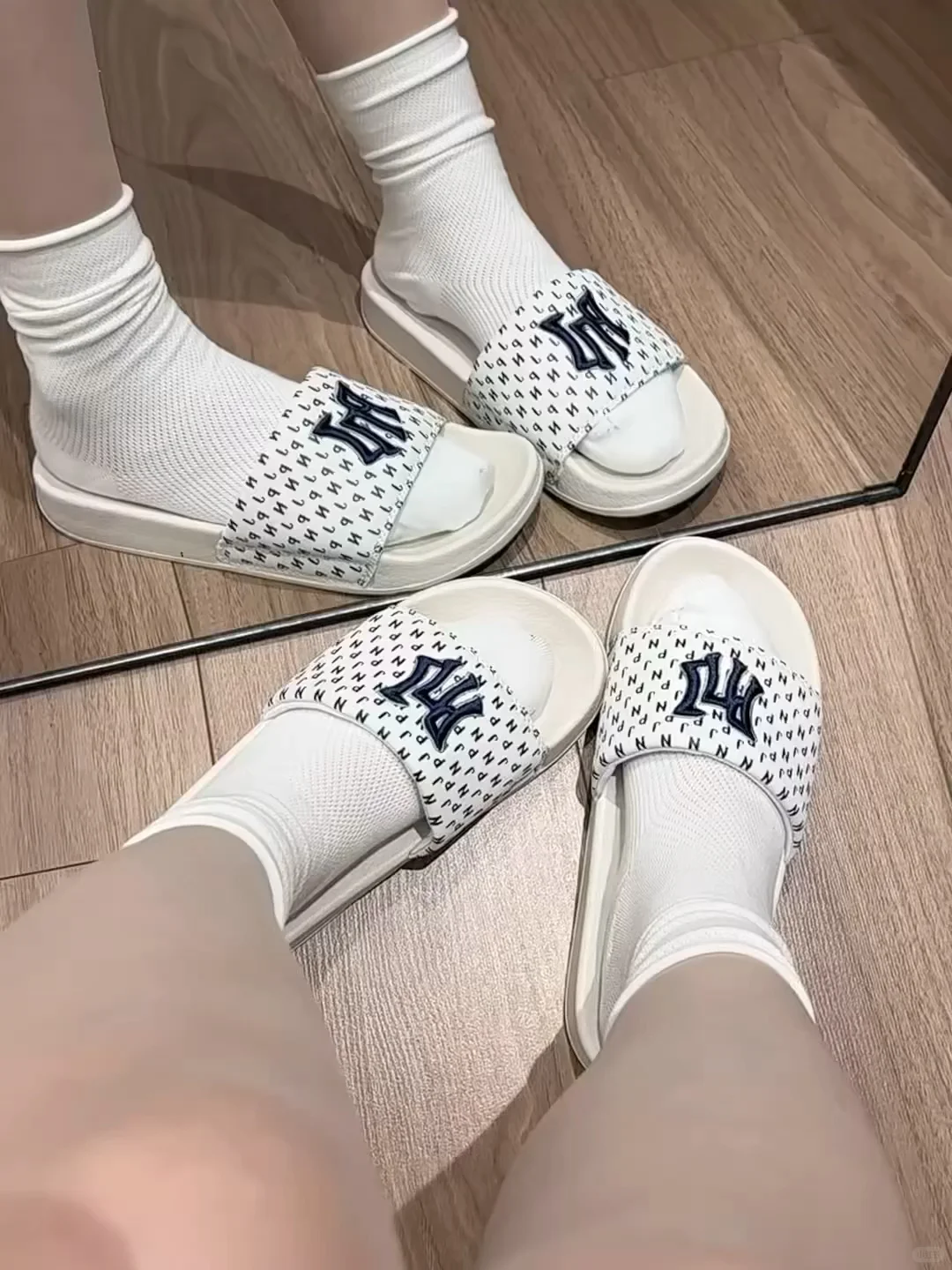 踩屎感拖鞋