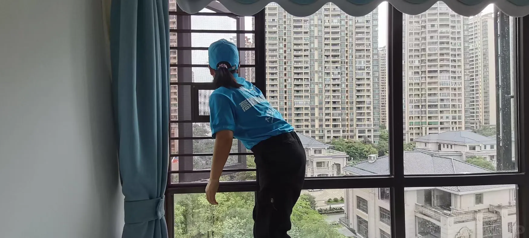 你看到的是高楼大厦