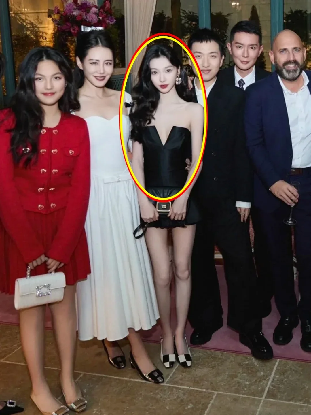天菩萨···这姐生图是真的不上镜啊🤔
