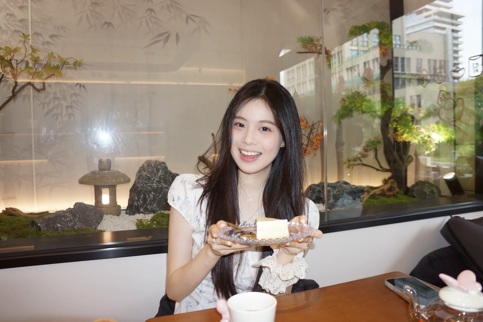 有人说我笑起来像表情包😄