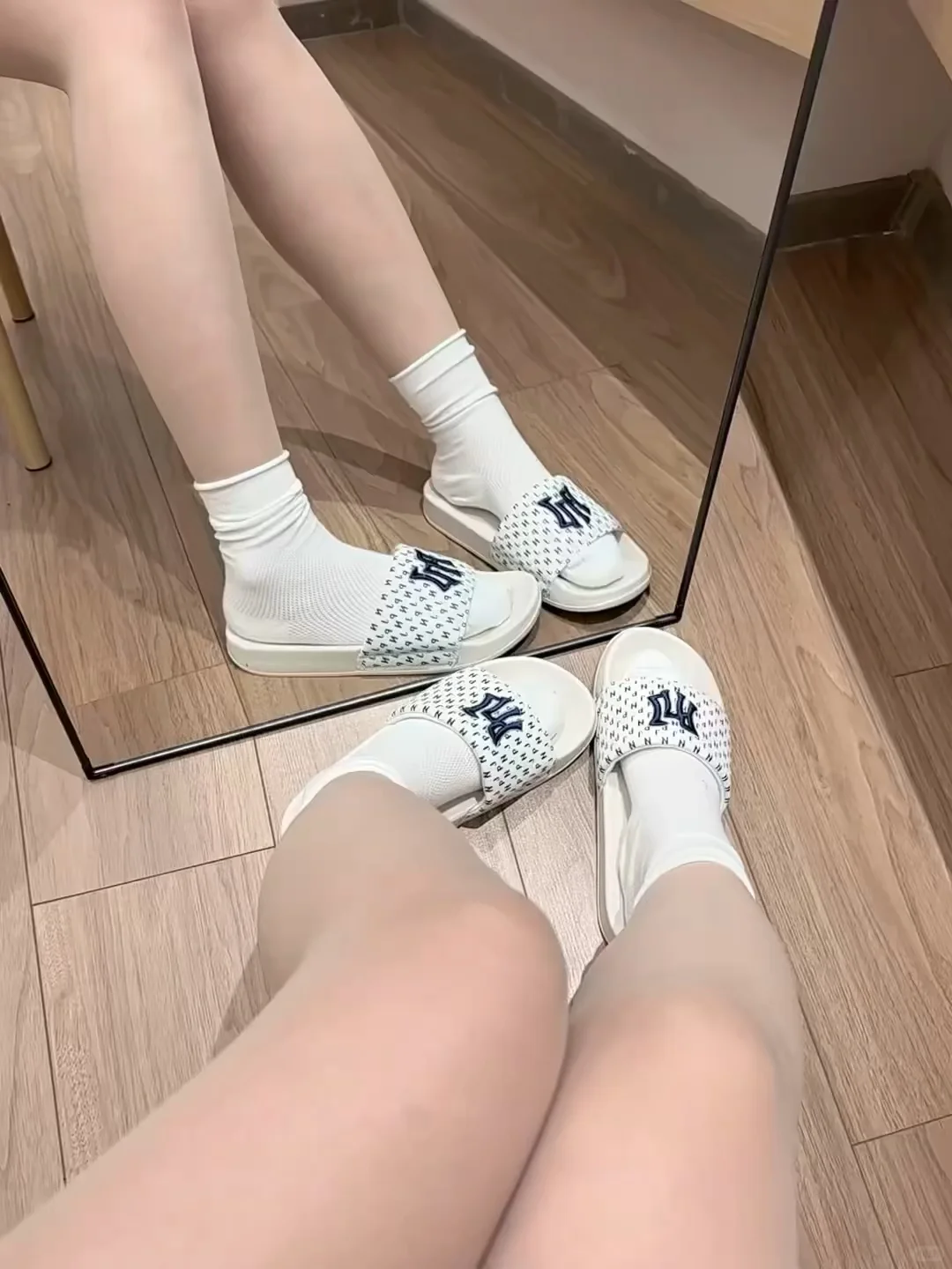 踩屎感拖鞋