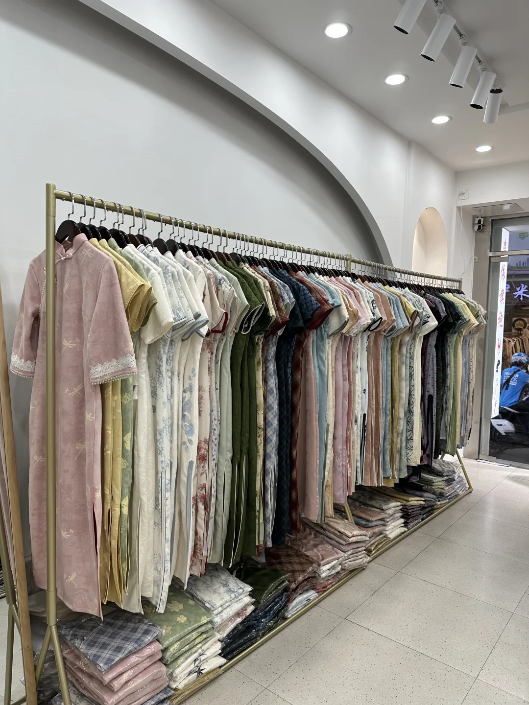 今天这家店的衣服真的爱了～