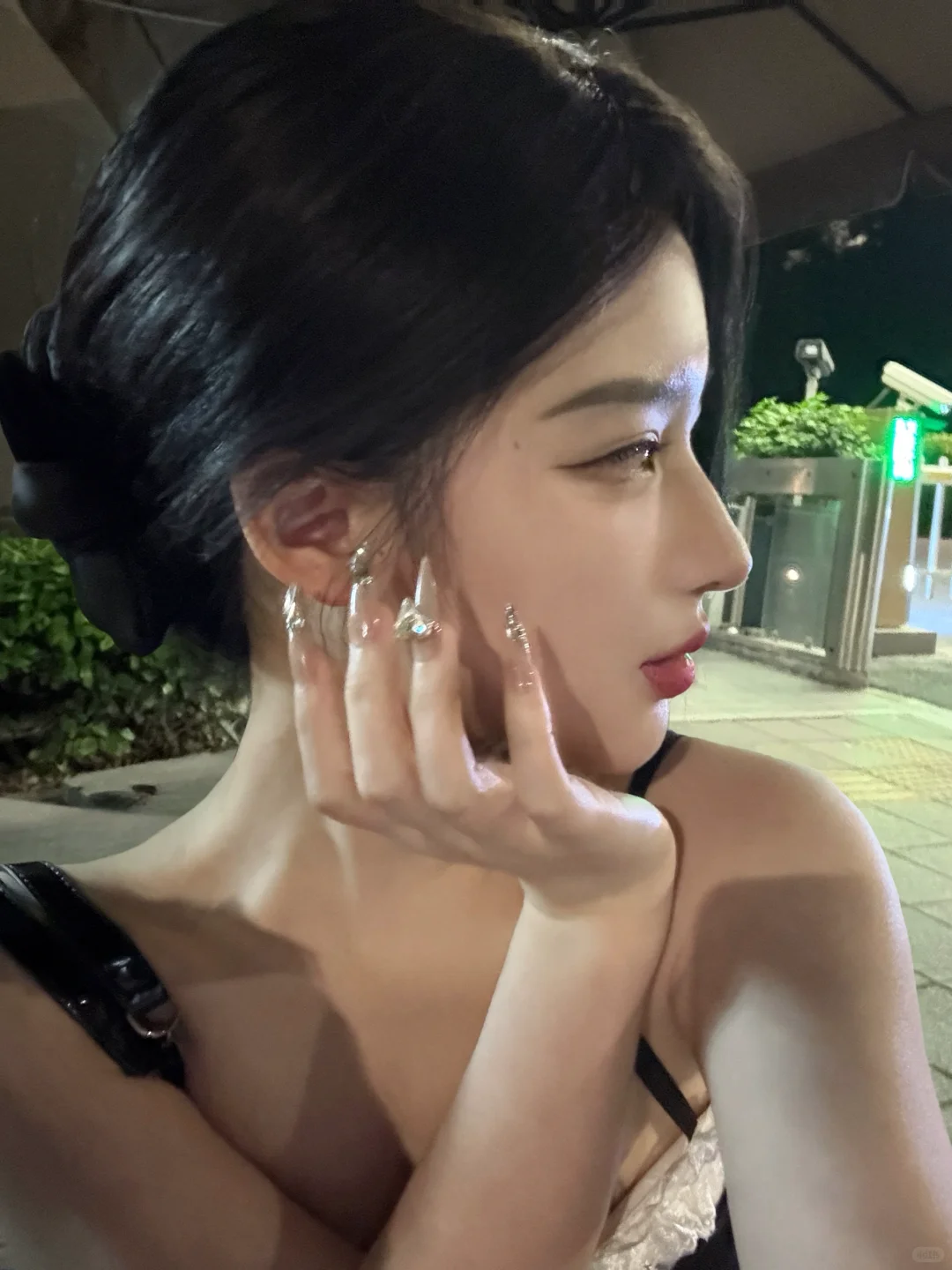 长了一张不安分的脸