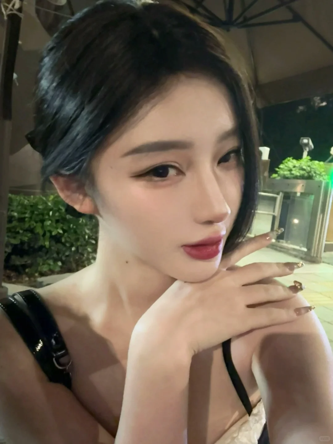 长了一张不安分的脸