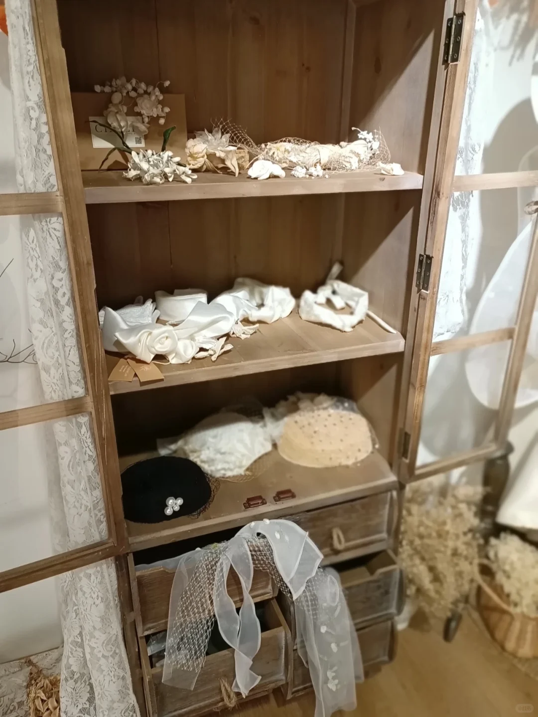 邯郸婚纱店的天花板吧