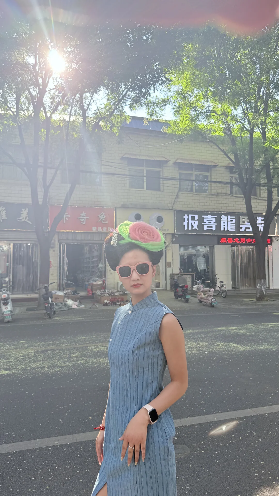 天津朱姐盘发配旗袍意外很香哦