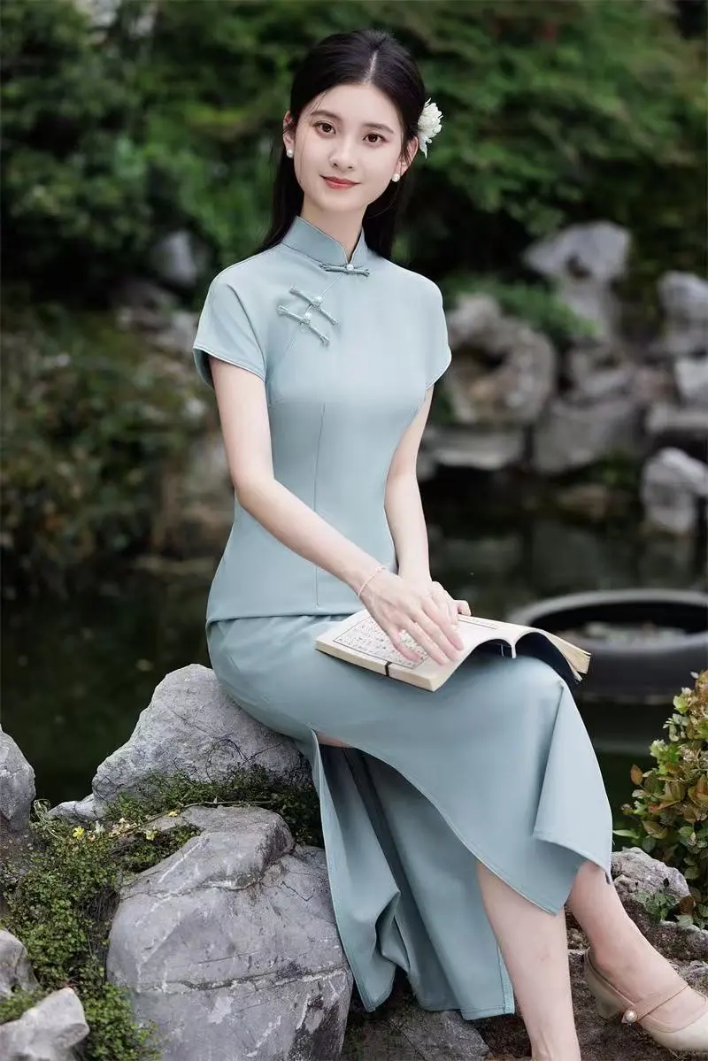 浅青瓷旗袍｜把江南烟雨穿在身上啦🍃