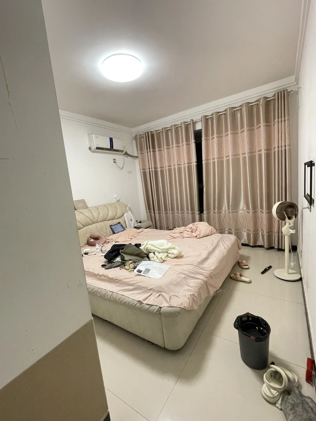金泰王朝小区三室两厅两卫卖房！！