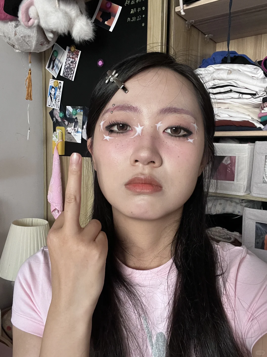 不好意思 我拍照一直喜欢比中指
