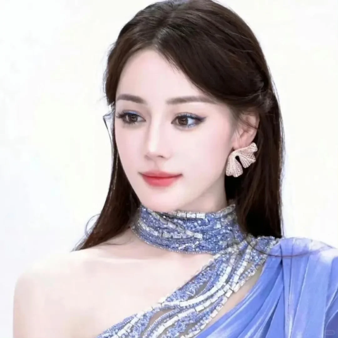 头像 天花板｜迪丽热巴超绝氛围感