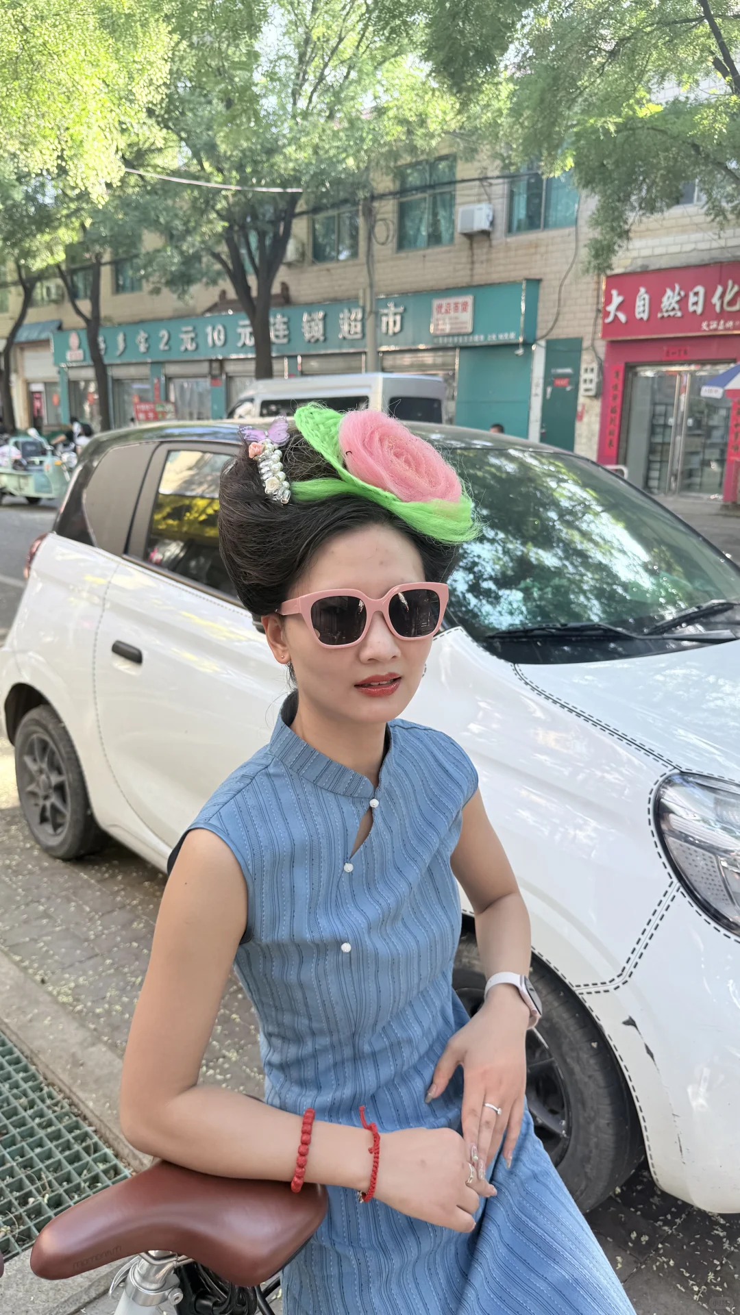 天津朱姐盘发配旗袍意外很香哦