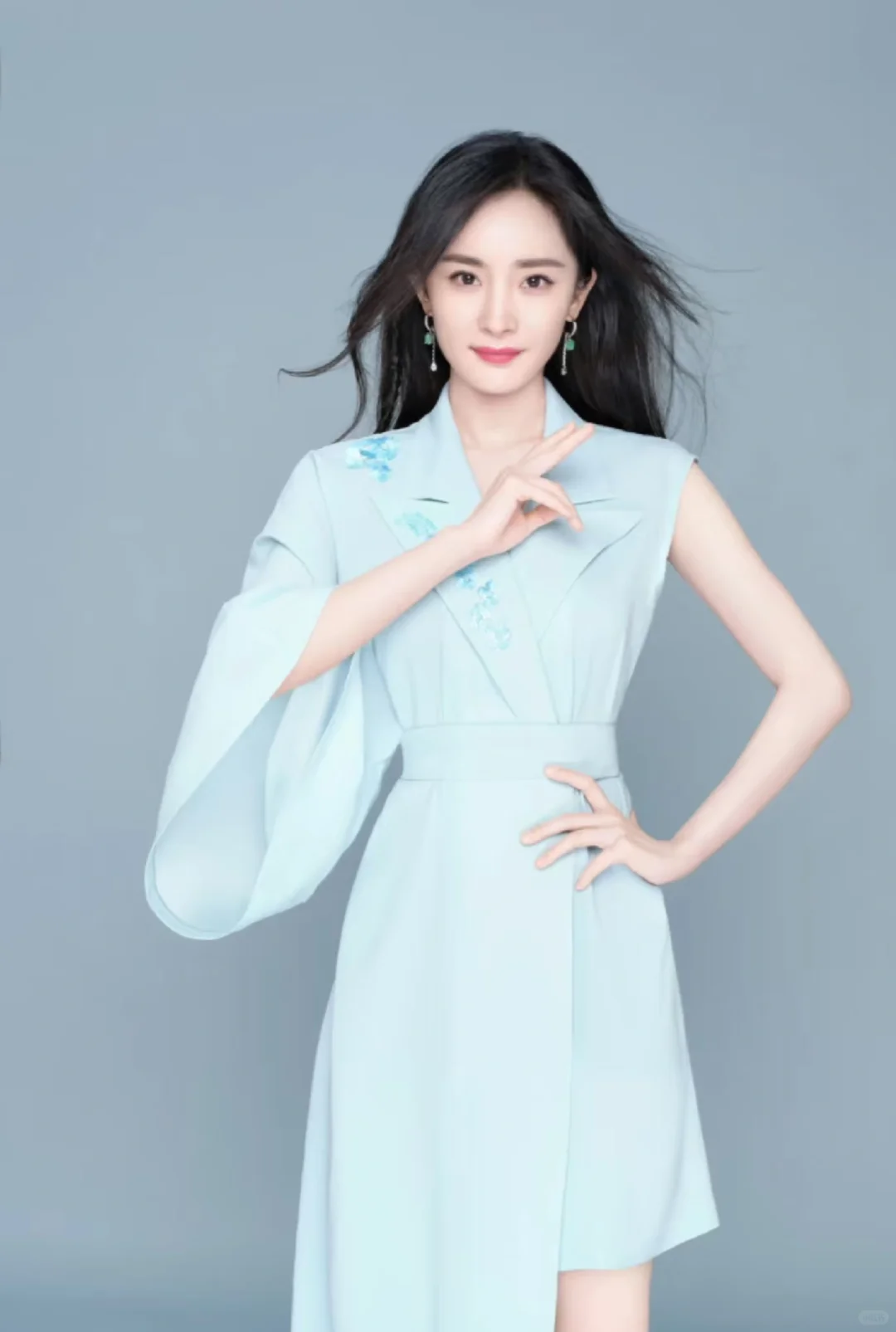 杨幂:性感女神范，你喜欢吗？