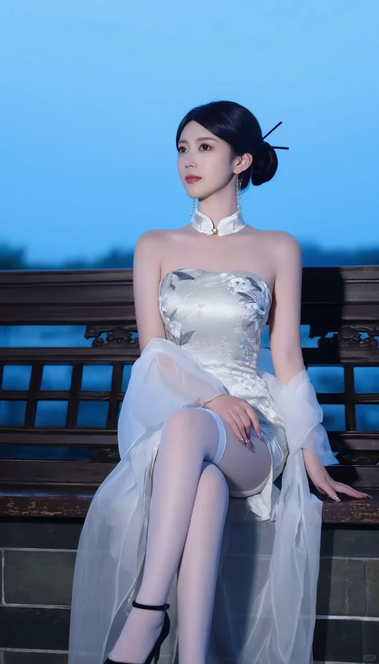 一袭旗袍，惊艳了时光