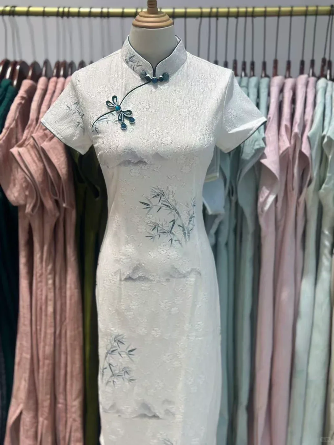 南宁📍平价旗袍店100多，一口气买啦三件