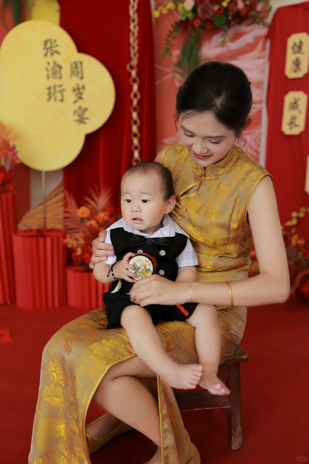 周岁礼 千万别穿新中式旗袍 不然你会……