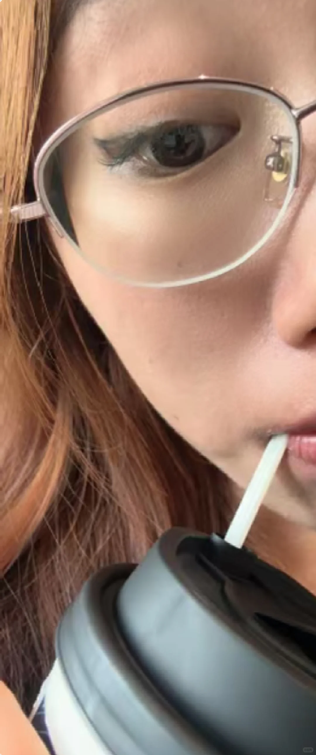 我的女朋友上班期间就控制不住自己
