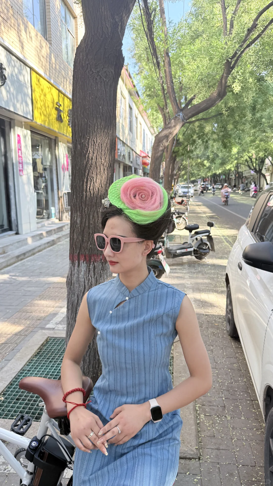 天津朱姐盘发配旗袍意外很香哦