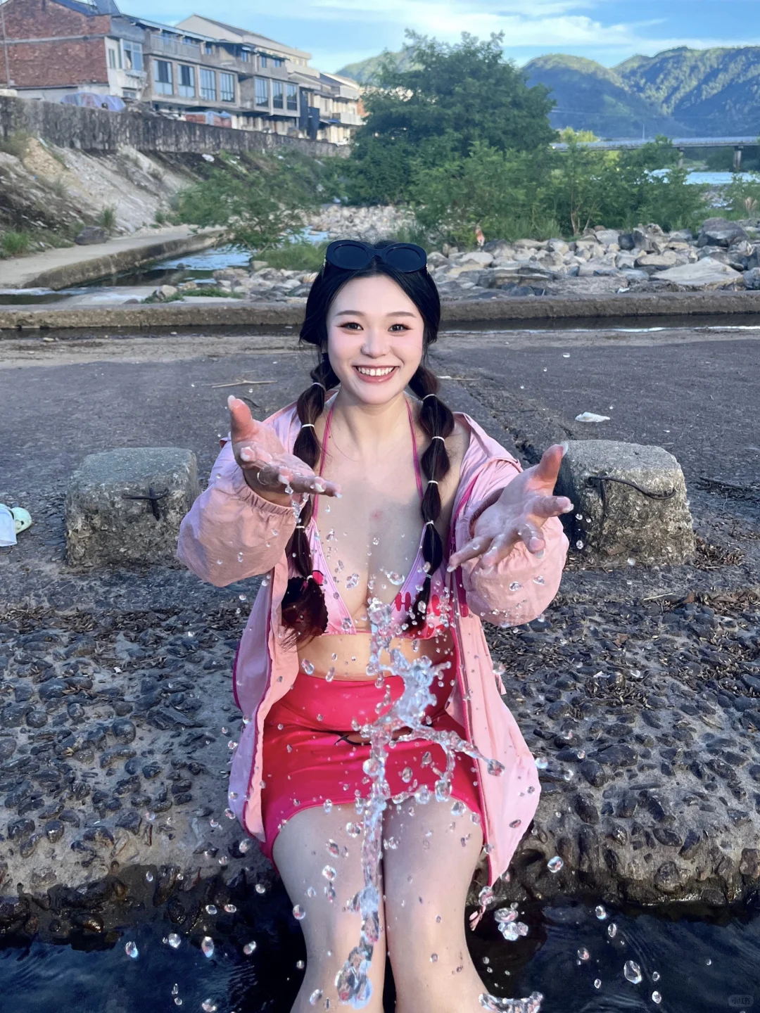 自带泳圈（实况版）🏊‍♀️