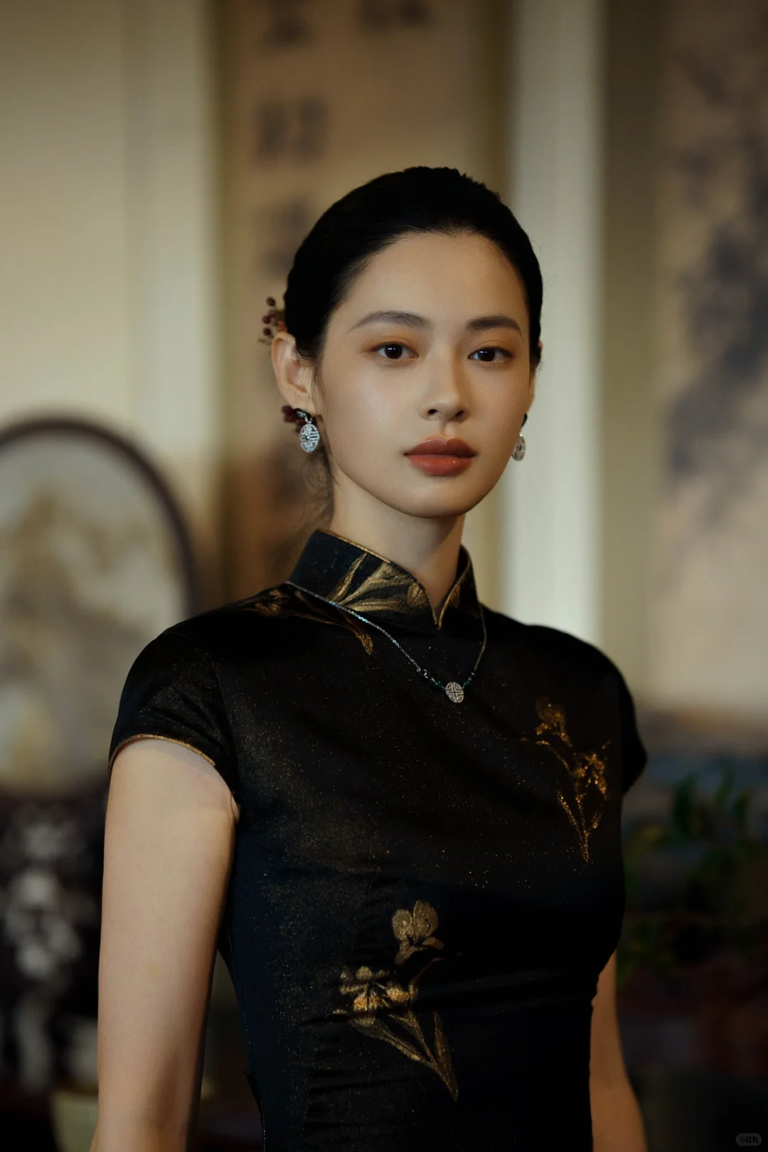 旗袍|人似秋鸿来有信，事如春梦了无痕