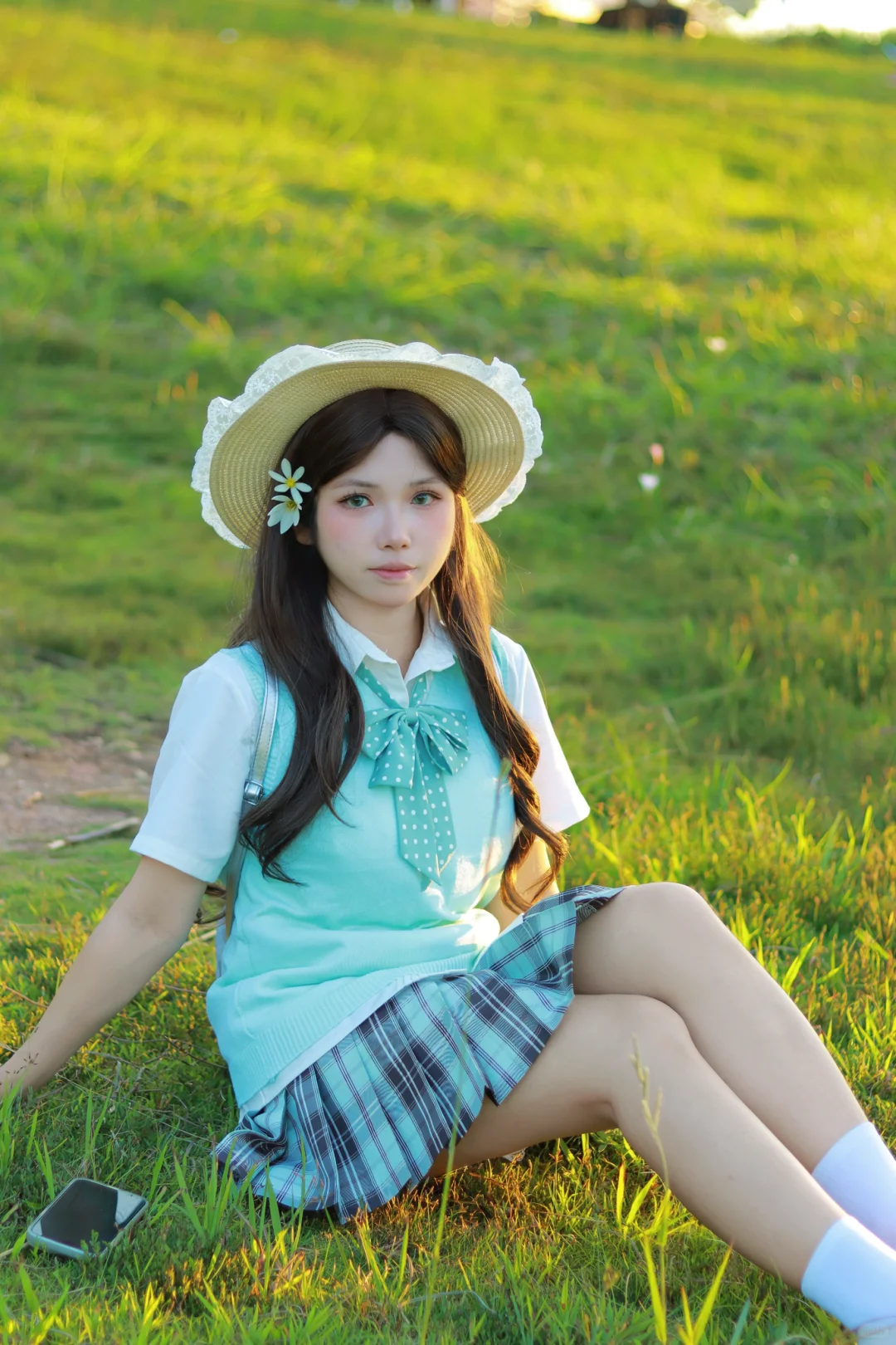草地阳光还有美女