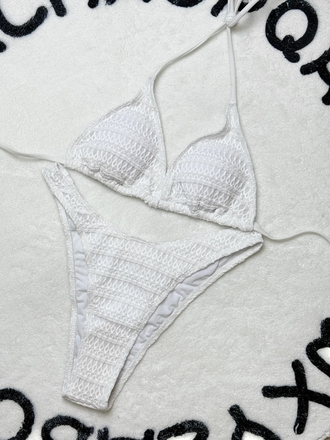 一杯奶茶💰的比基尼👙～