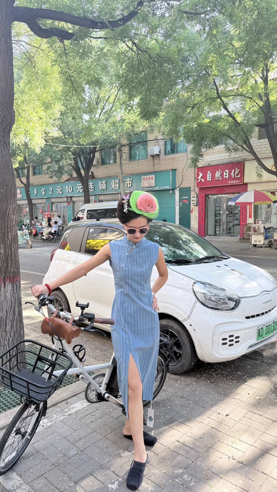 天津朱姐盘发配旗袍意外很香哦