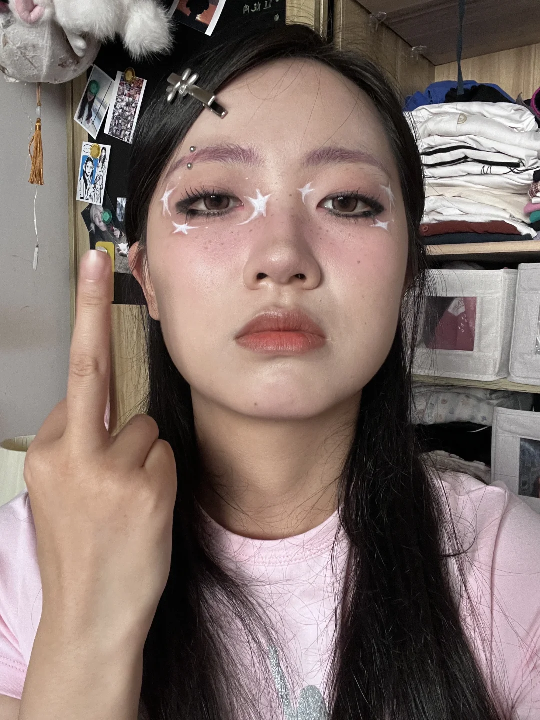 不好意思 我拍照一直喜欢比中指
