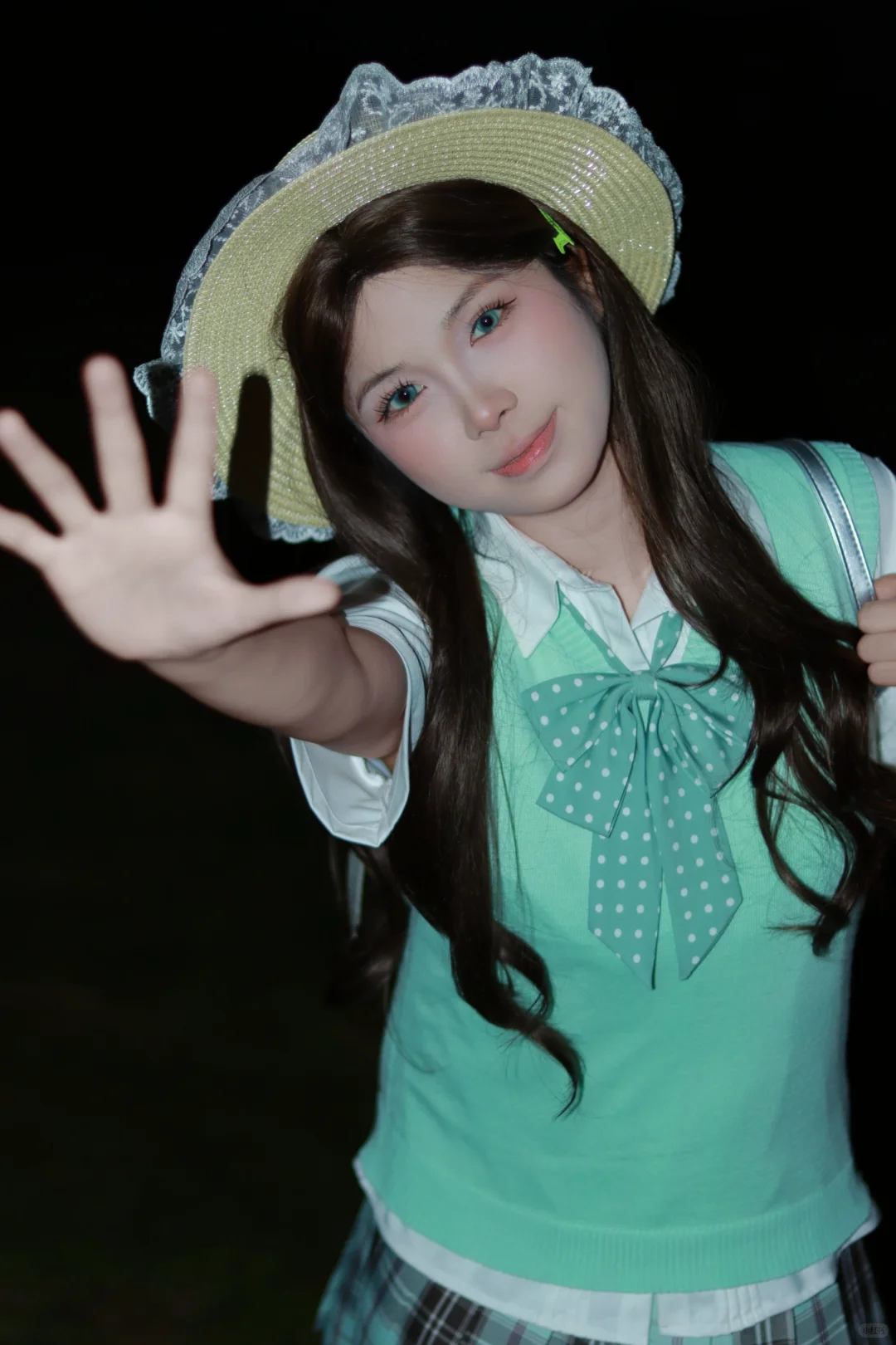 草地阳光还有美女