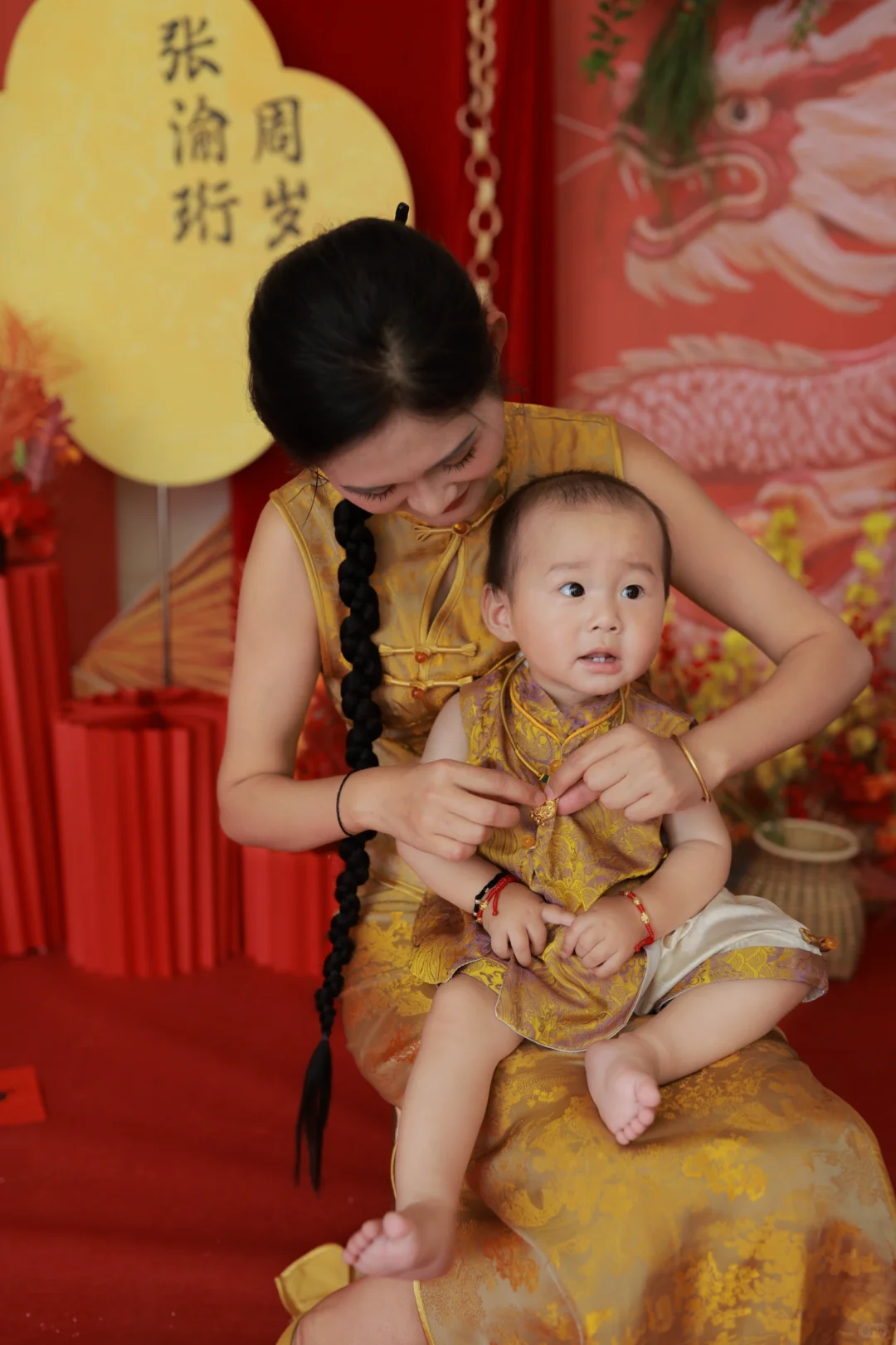 周岁礼 千万别穿新中式旗袍 不然你会……