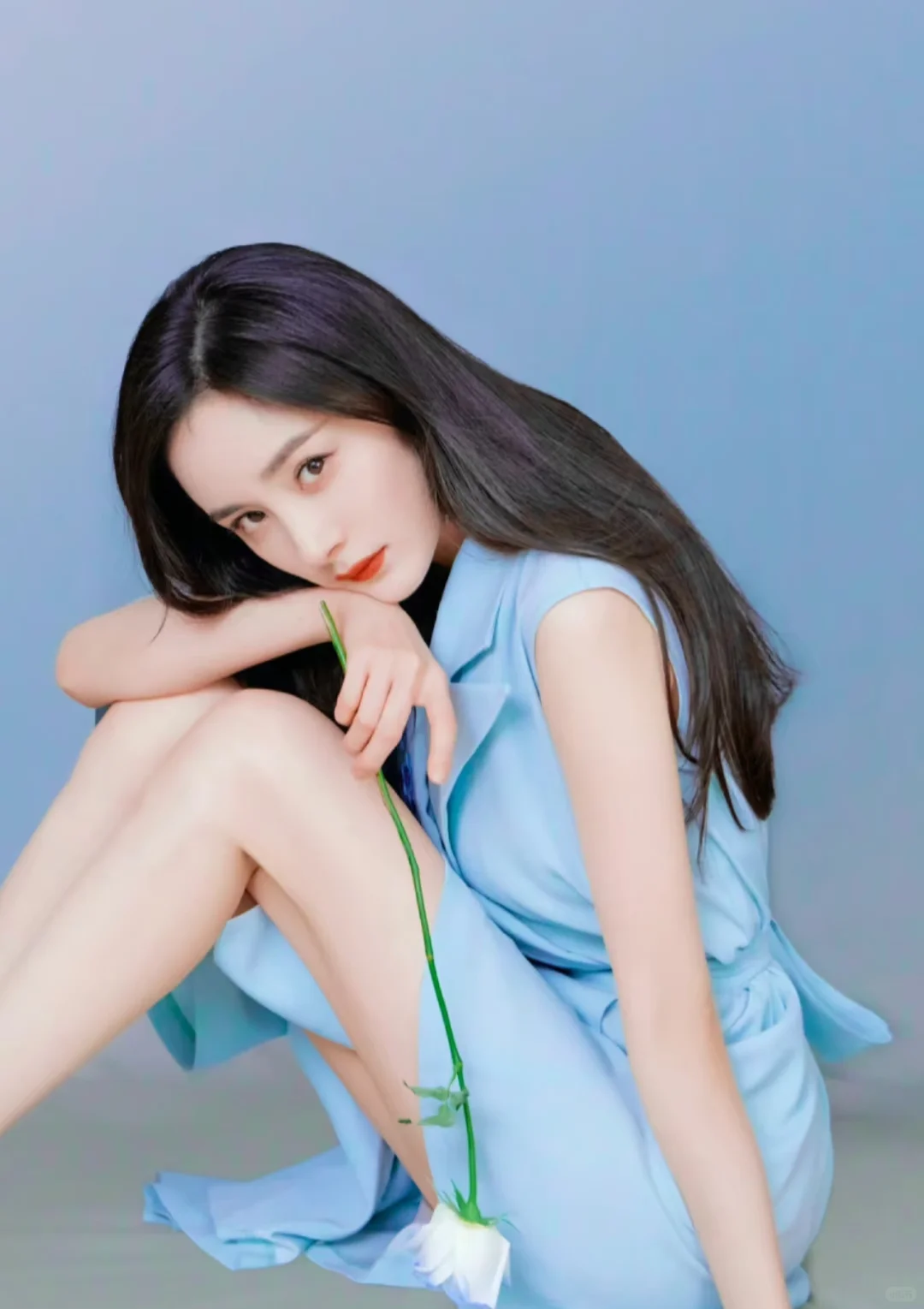 杨幂:性感女神范，你喜欢吗？