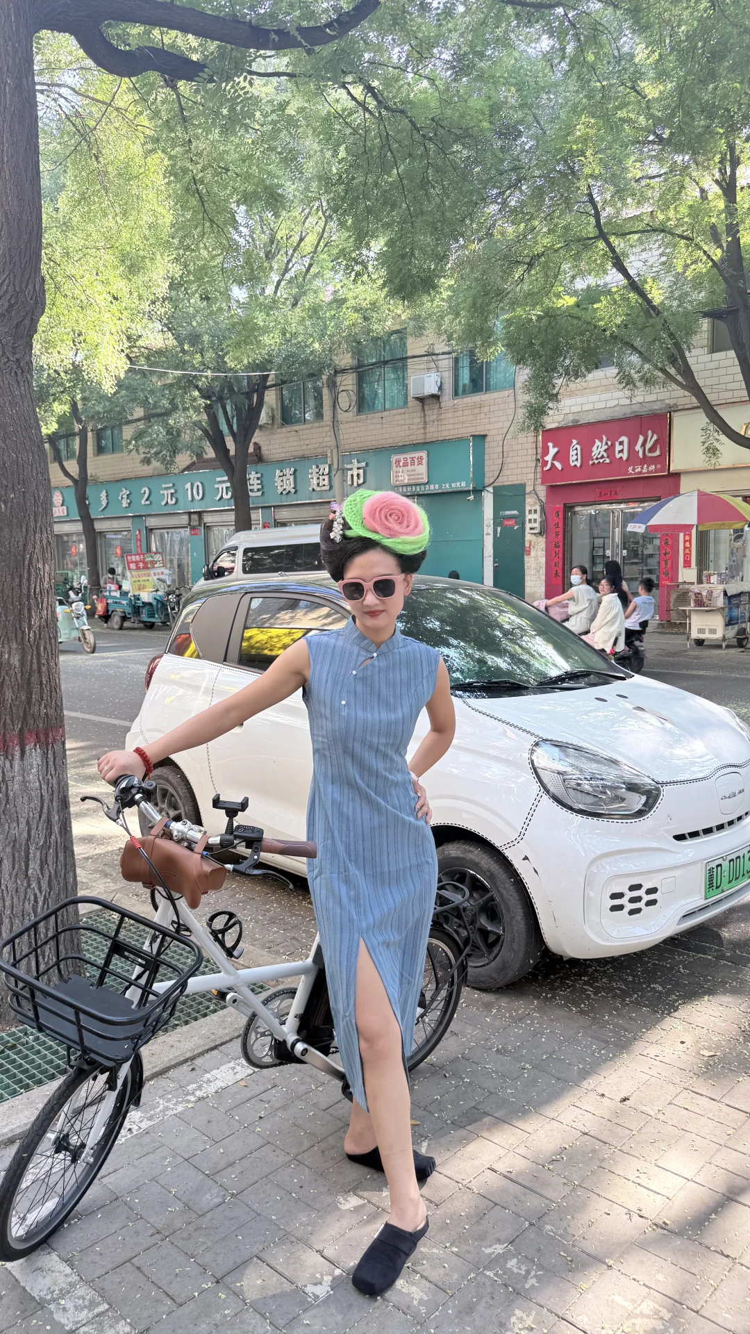 天津朱姐盘发配旗袍意外很香哦