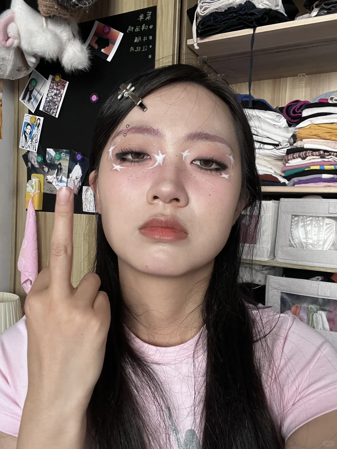 不好意思 我拍照一直喜欢比中指