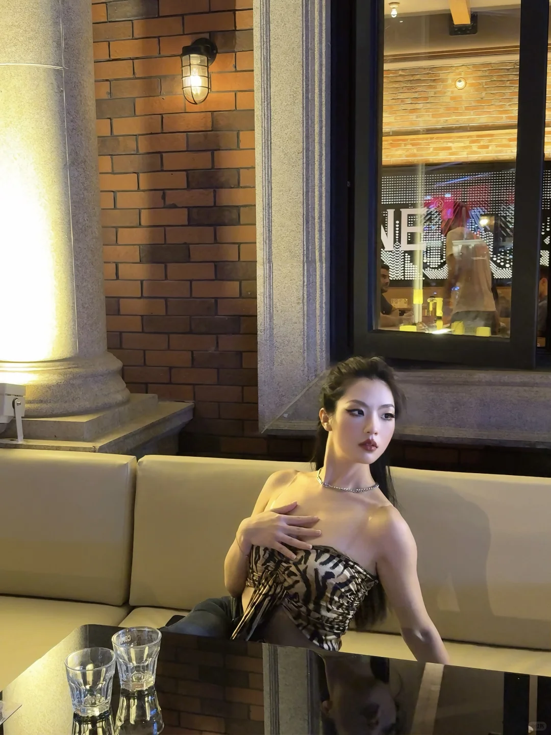辣妹拍照姿势 | 手机实况