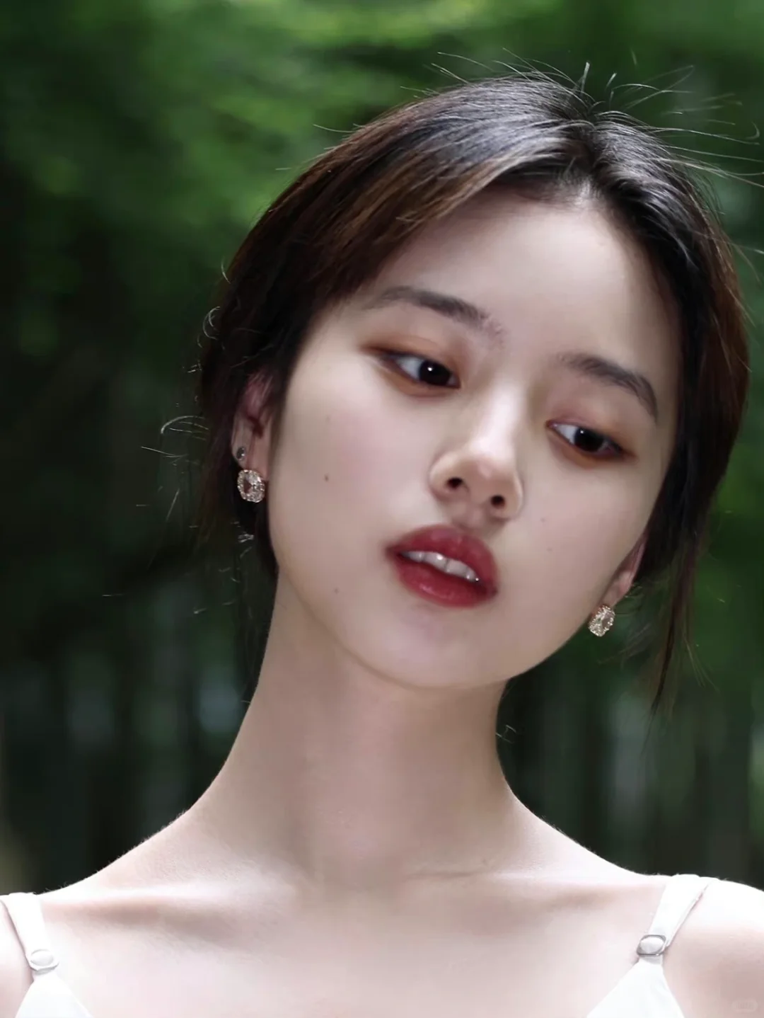 安利我的清冷挂美女