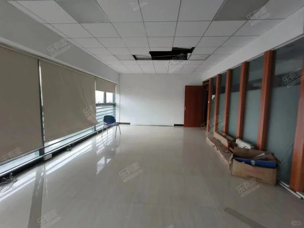 鸿晖产业新城203方大面积写字楼出租6500