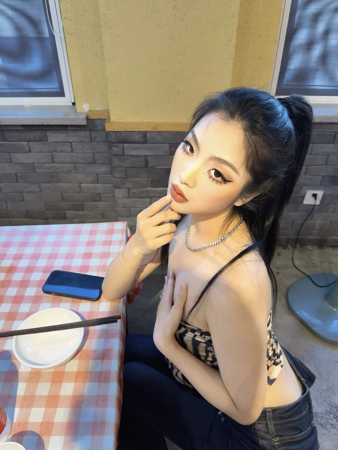 辣妹拍照姿势 | 手机实况