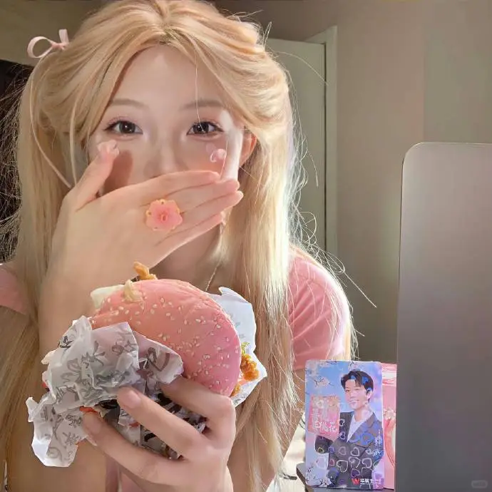 好甜的女头