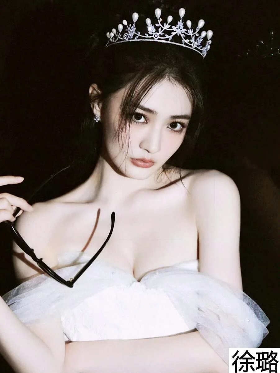 女明星戴皇冠的样子你认为谁像公主