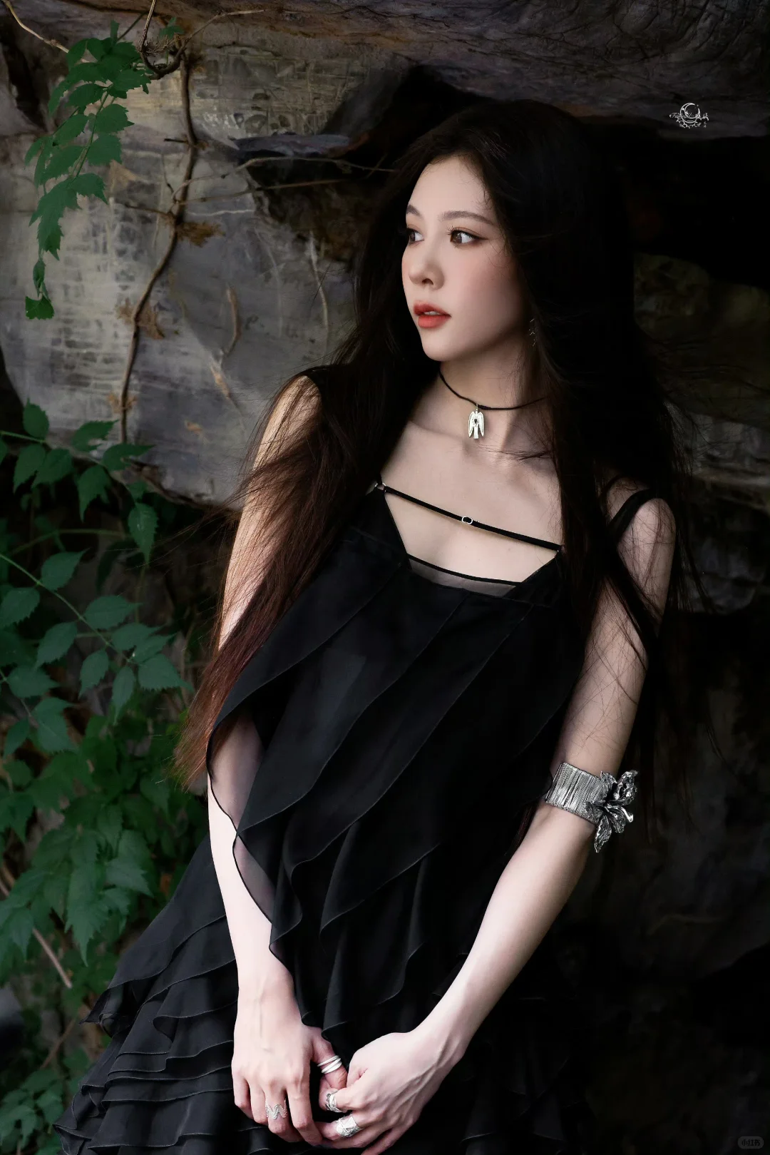 宋妍霏 吊带黑裙 人间尤物