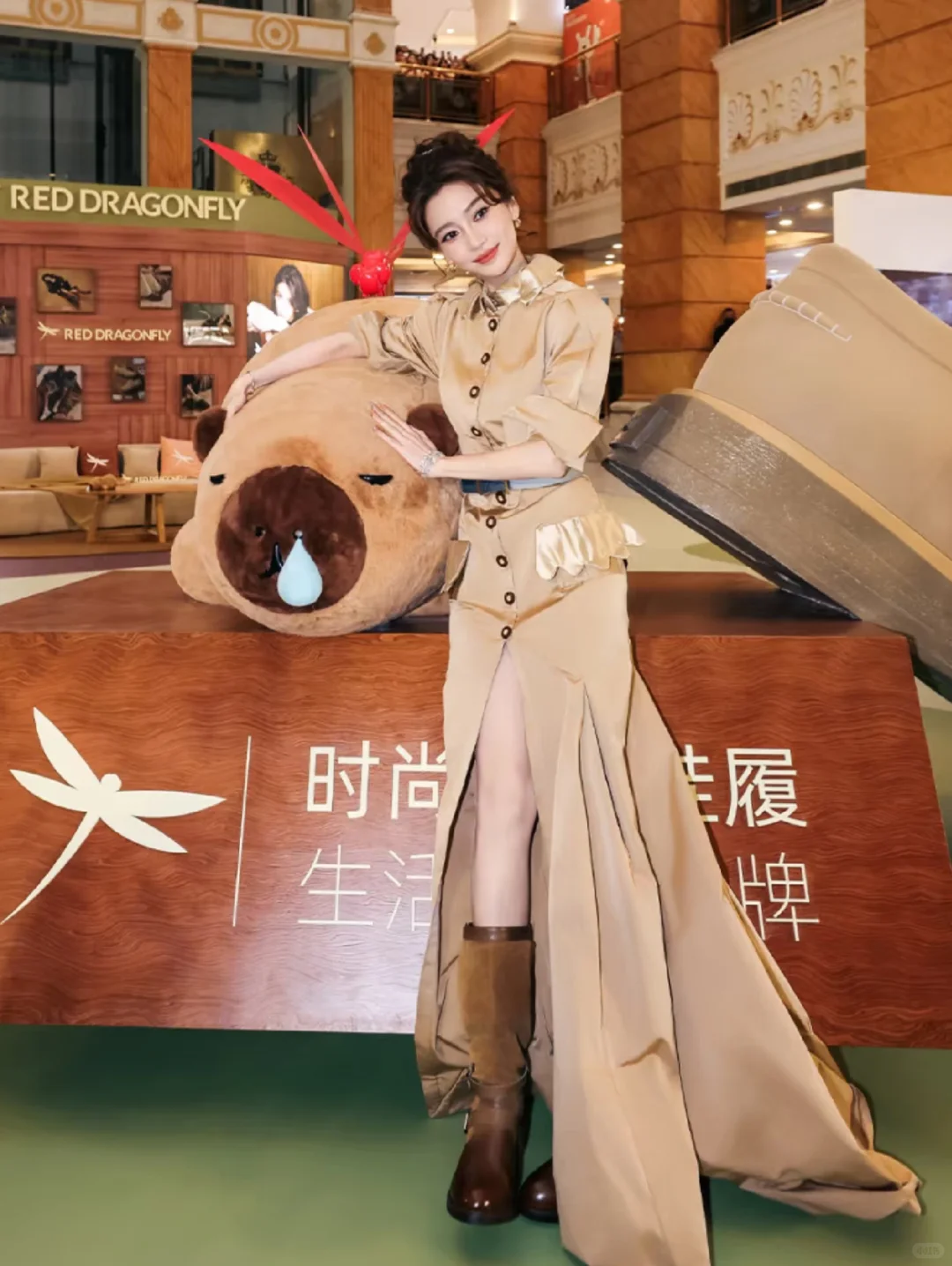 杨颖:性感女神范，你喜欢吗？